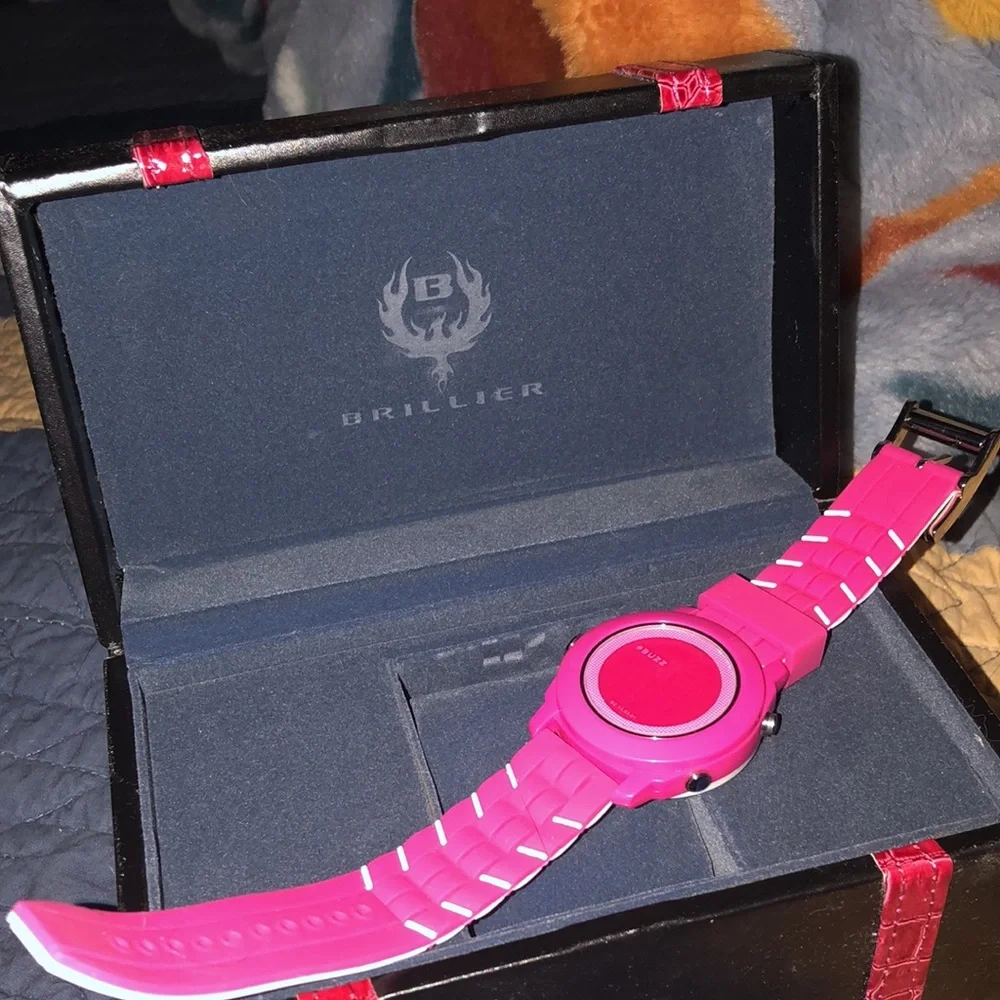 Brillier watch and storage box retro style needs battery